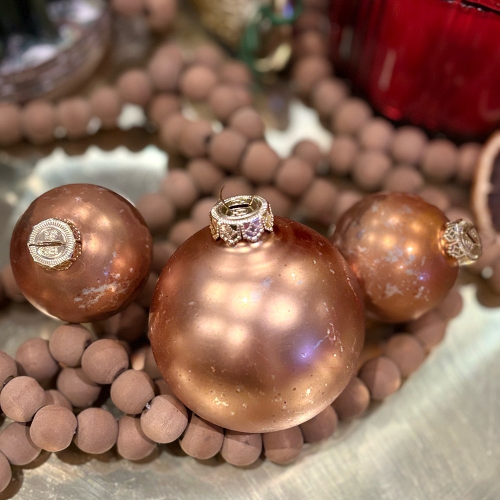 Elegant Bronze Vintage Gold Ornaments